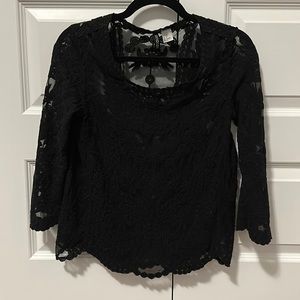 H&M divided mesh/lace 3/4 sleeve top